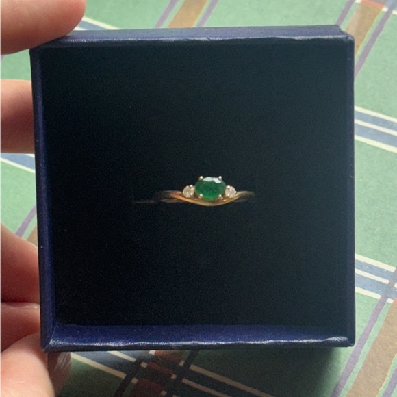 Stone and Strand Emerald Diamond Merge Ring - Picture 4 of 7